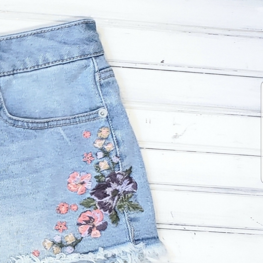 Floral Embroidered High Rise Cutoff Jean Shorts - Picture 3 of 5